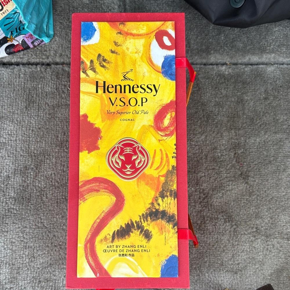 Hennessy V.S.O.P Art Edition Gift Box